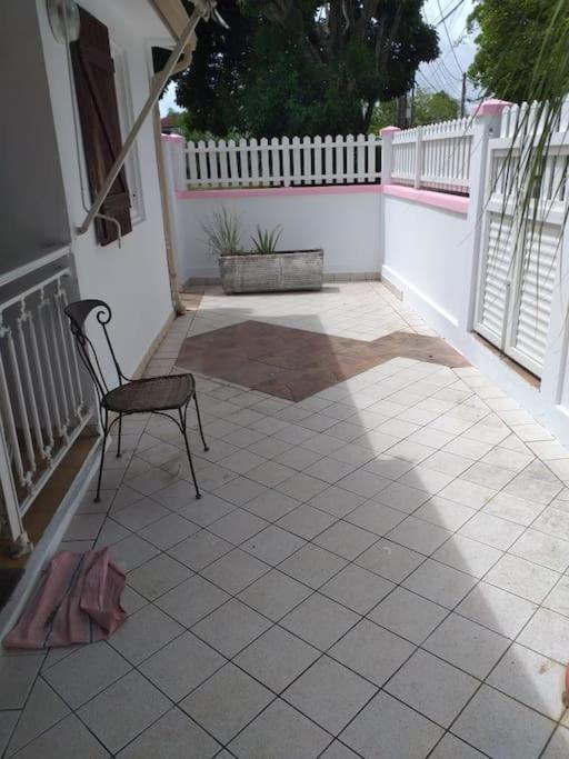 לה גוסייר Maison Creole Chaleureuse Avec Stationnement מראה חיצוני תמונה